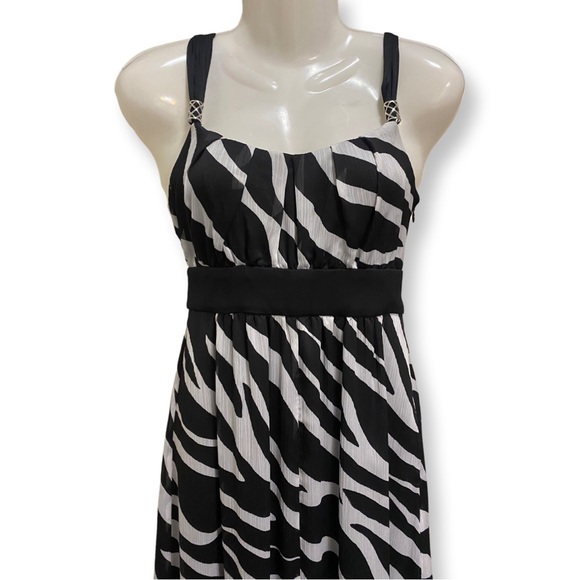 White House black market dress π2/$30π - Picture 5 of 11